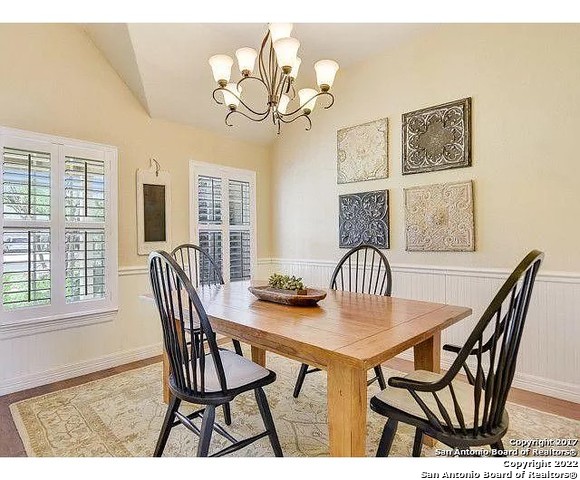 Image 8 of 19 For 110 Surrey Dr