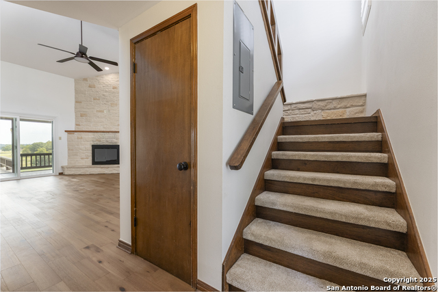 Image 19 of 42 For 105 Tapatio Dr E 105