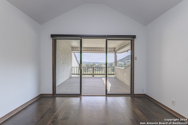 Image 22 of 42 For 105 Tapatio Dr E 105