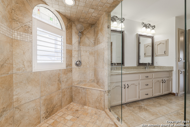 Image 25 of 42 For 105 Tapatio Dr E 105