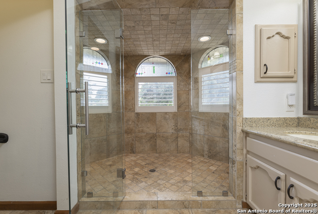 Image 26 of 42 For 105 Tapatio Dr E 105