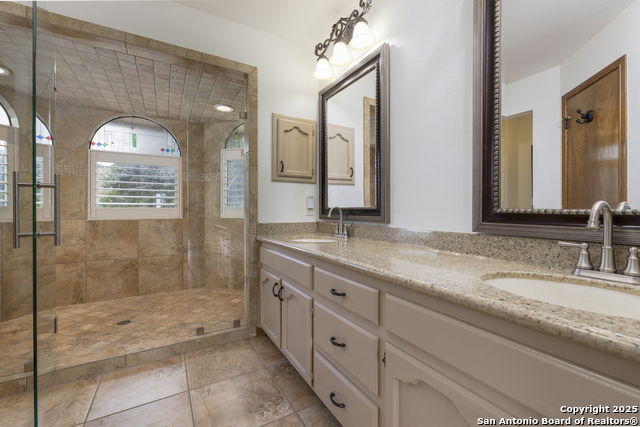 Image 27 of 42 For 105 Tapatio Dr E 105