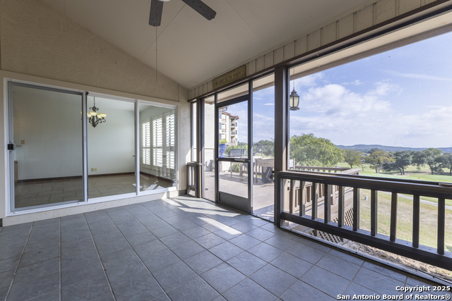 Image 29 of 42 For 105 Tapatio Dr E 105