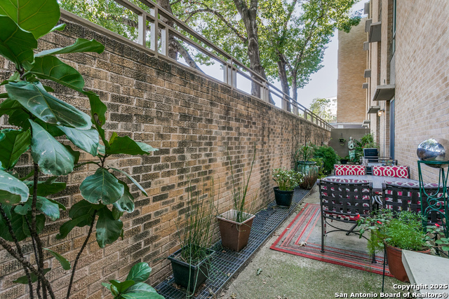 Image 17 of 25 For 1115 Alamo S 2103