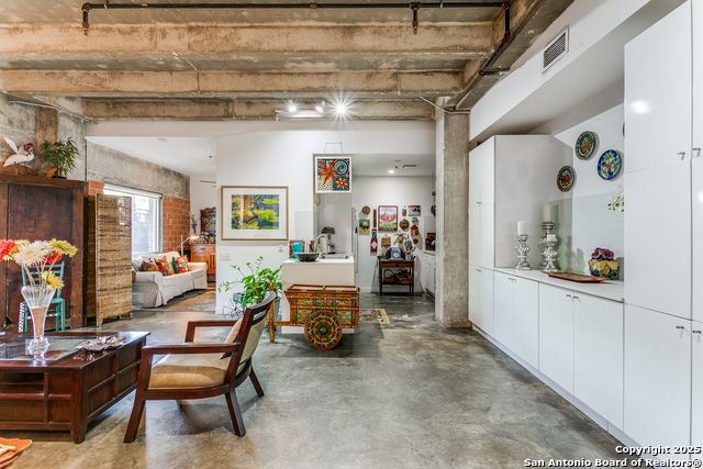 Image 2 of 25 For 1115 Alamo S 2103