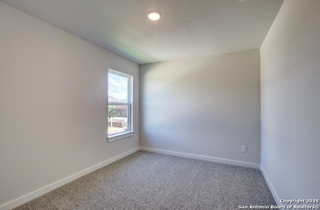 Image 10 of 21 For 2422 White Daisy Hill