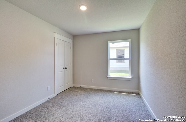 Image 15 of 21 For 2422 White Daisy Hill
