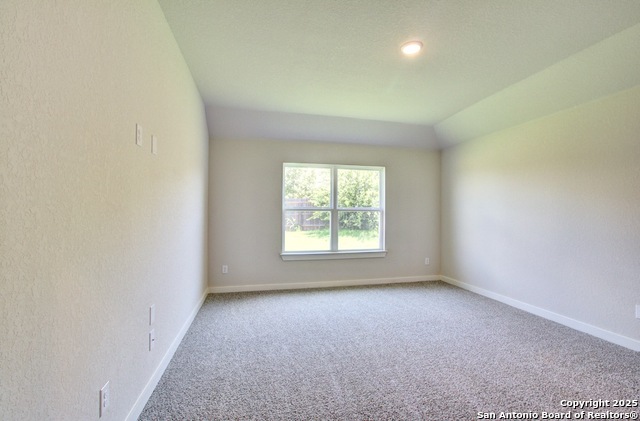 Image 17 of 21 For 2422 White Daisy Hill