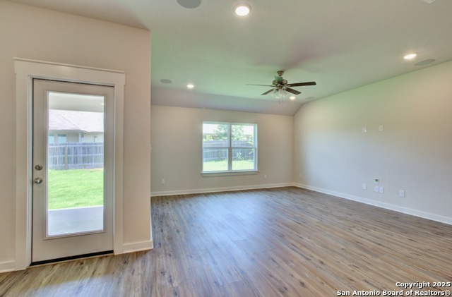 Image 5 of 21 For 2422 White Daisy Hill