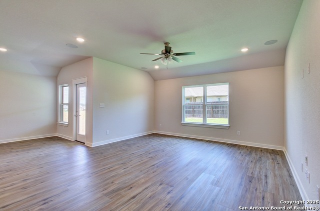Image 6 of 21 For 2422 White Daisy Hill