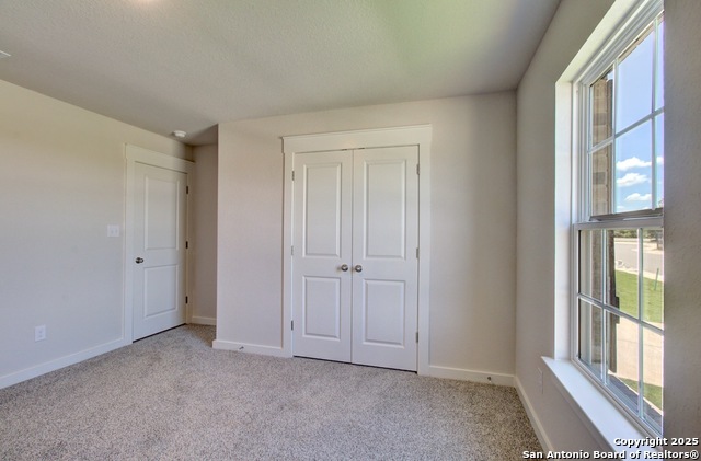 Image 9 of 21 For 2422 White Daisy Hill