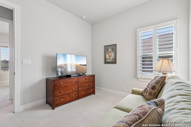 Listing photo id 11 for 22911 Grande Vista