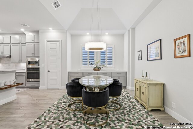 Listing photo id 16 for 22911 Grande Vista