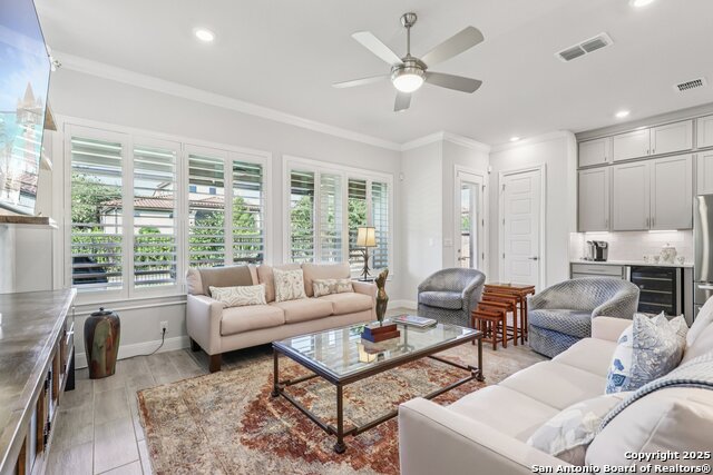 Listing photo id 25 for 22911 Grande Vista
