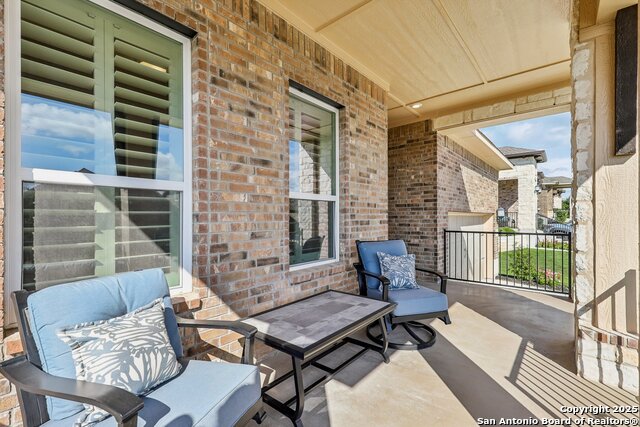 Listing photo id 1 for 22911 Grande Vista