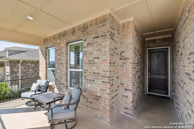 Listing photo id 2 for 22911 Grande Vista