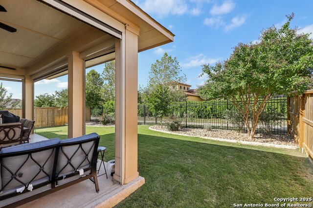 Listing photo id 46 for 22911 Grande Vista