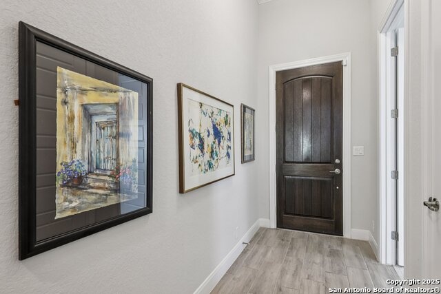 Listing photo id 3 for 22911 Grande Vista