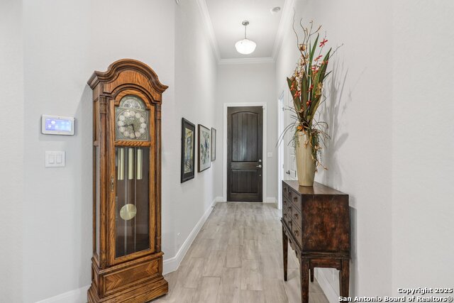 Listing photo id 4 for 22911 Grande Vista