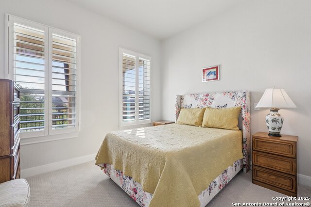 Listing photo id 5 for 22911 Grande Vista