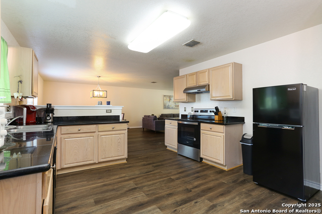 Listing photo id 8 for 9130 Sycamore