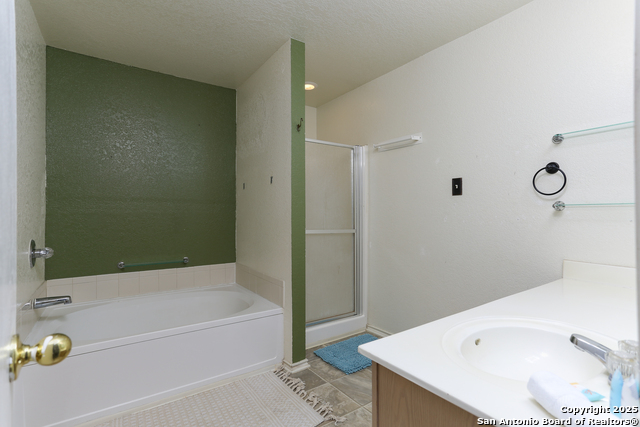 Listing photo id 11 for 9130 Sycamore