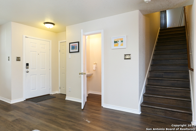 Listing photo id 1 for 9130 Sycamore