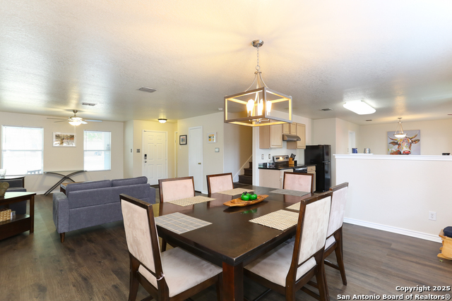 Listing photo id 4 for 9130 Sycamore