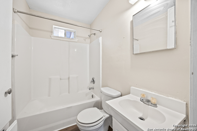 Image 8 of 13 For 1115 Cullin Avenue