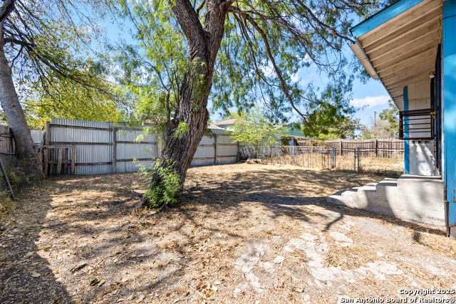 Image 9 of 13 For 1115 Cullin Avenue