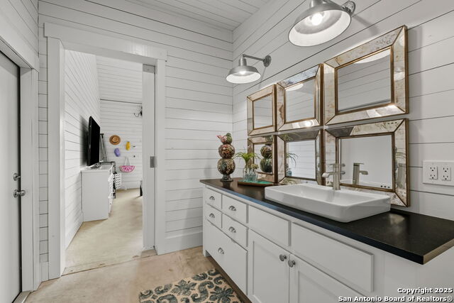 Image 33 of 83 For 746 Trail Rock Dr