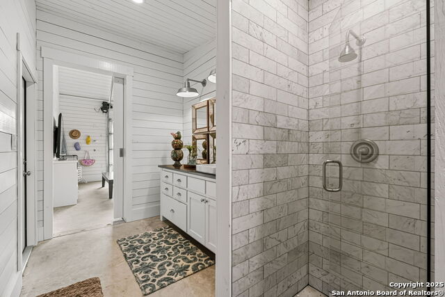 Image 34 of 83 For 746 Trail Rock Dr