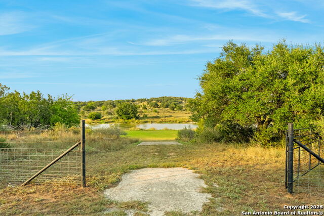 Image 61 of 83 For 746 Trail Rock Dr