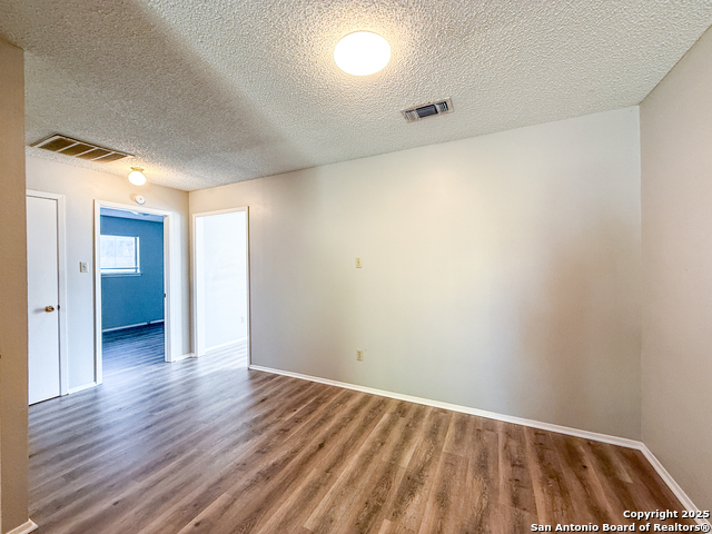 Image 5 of 14 For 607 Frostwood