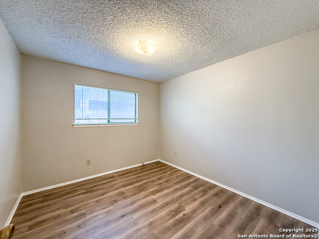 Image 7 of 14 For 607 Frostwood