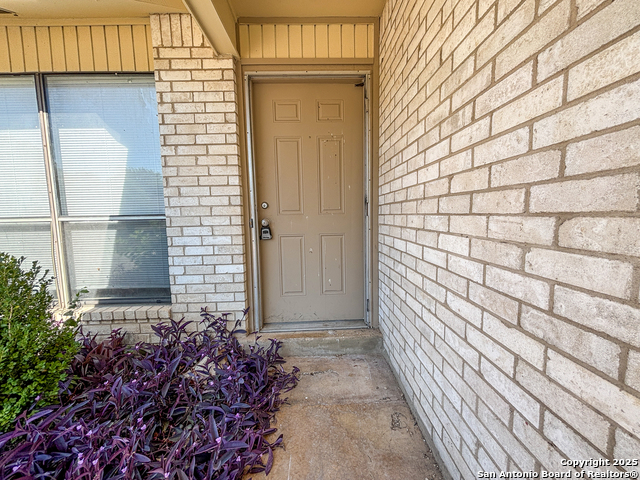 Image 8 of 14 For 607 Frostwood