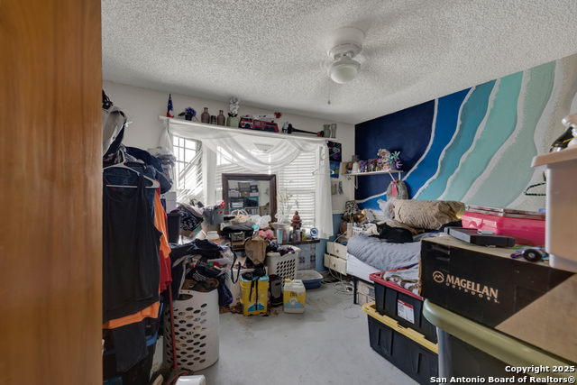 Listing photo id 9 for 3130 Green Valley