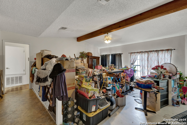 Listing photo id 6 for 3130 Green Valley