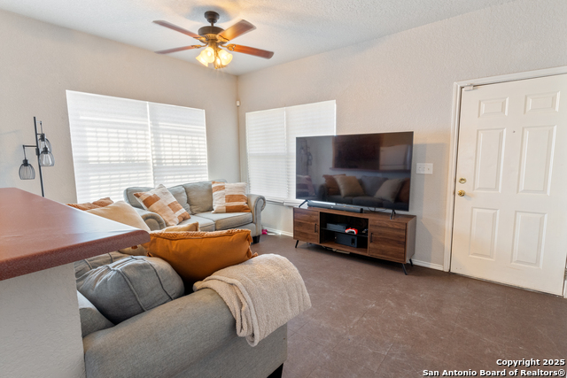 Image 3 of 10 For 602 Chihuahua St