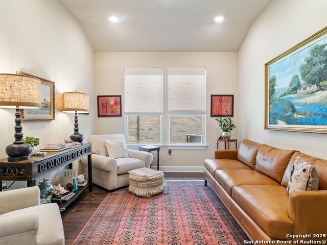 Listing photo id 9 for 121 Wild Honeysuckle Way