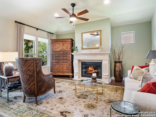 Listing photo id 10 for 121 Wild Honeysuckle Way