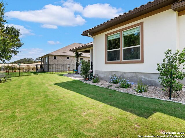 Listing photo id 29 for 121 Wild Honeysuckle Way