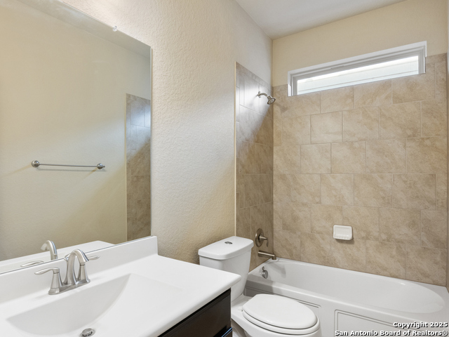 Image 13 of 39 For 209 Fernwood