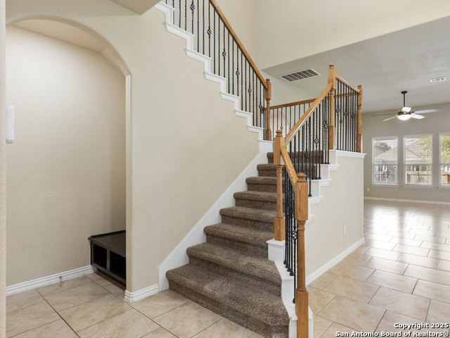 Image 14 of 39 For 209 Fernwood