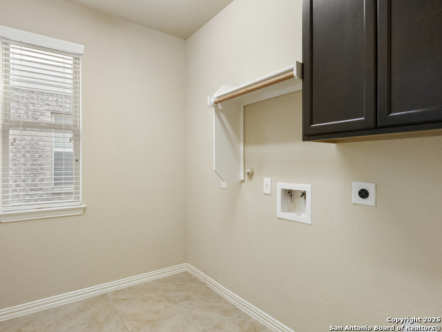 Image 15 of 39 For 209 Fernwood