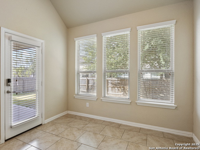 Image 17 of 39 For 209 Fernwood