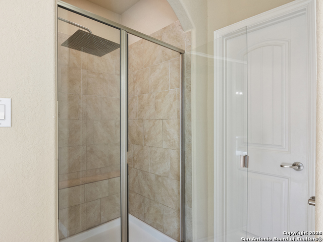 Image 20 of 39 For 209 Fernwood