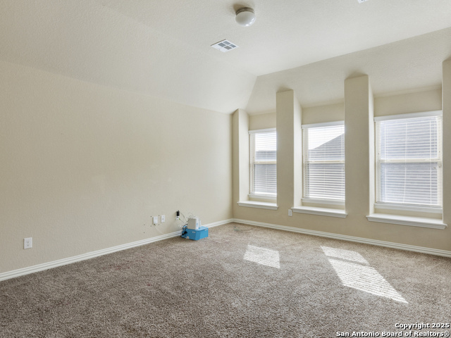 Image 21 of 39 For 209 Fernwood