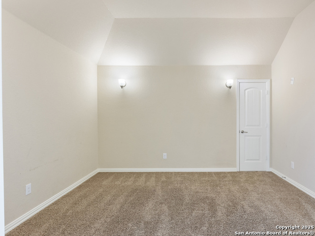 Image 22 of 39 For 209 Fernwood