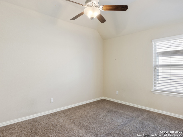 Image 23 of 39 For 209 Fernwood